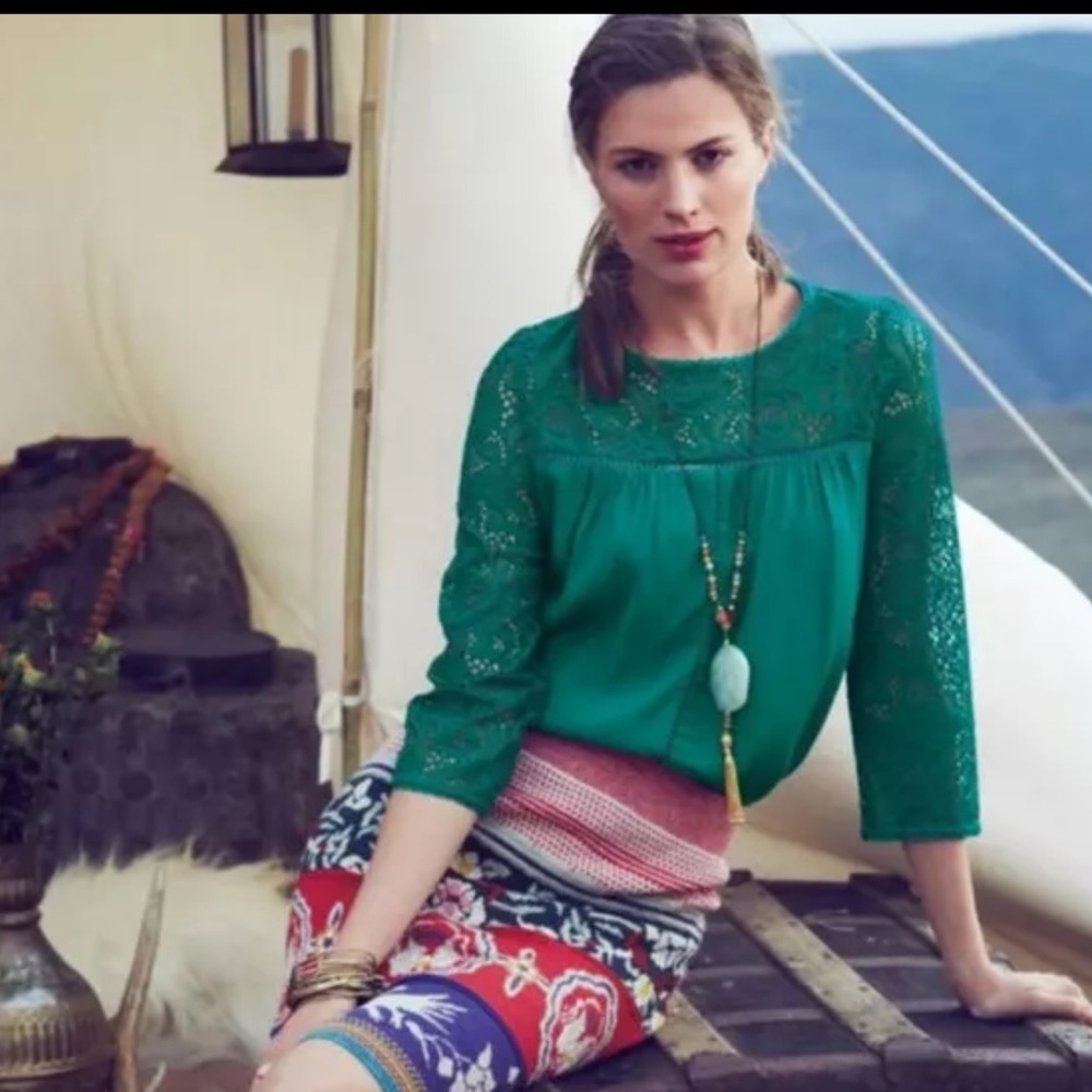 MOULINETTE SOEURS | Anthropologie Lace Cloaked Green Blouse Size 6.